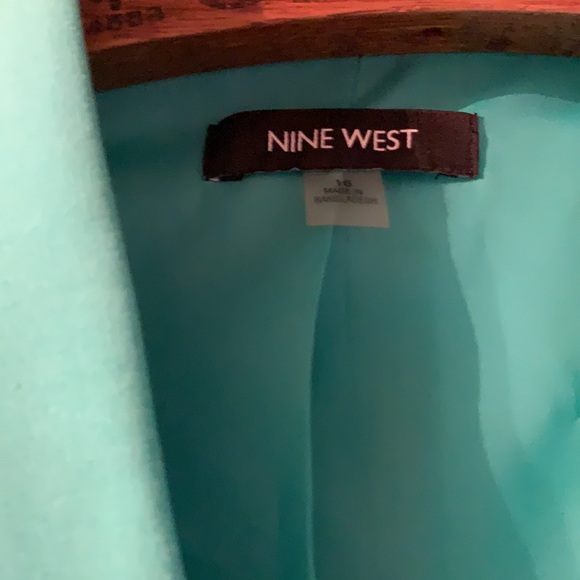 Nine West sea foam colored blazer - Picture 2 of 6